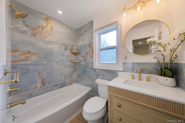 2 Polo Street, Dix Hills, NY 11746