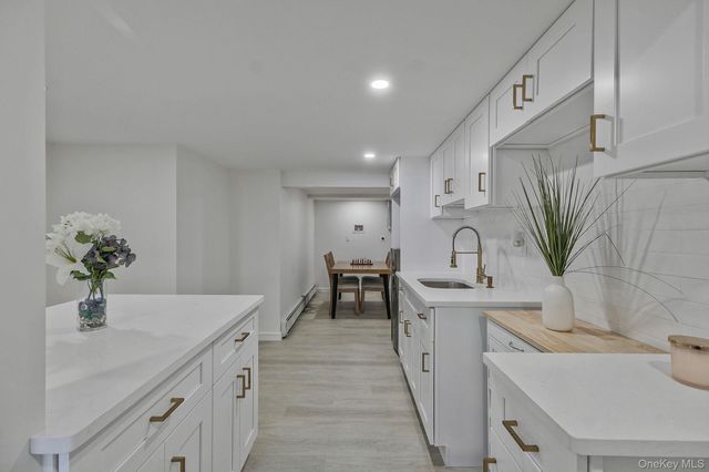 2 Polo Street, Dix Hills, NY 11746