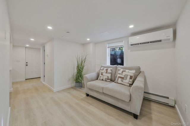 2 Polo Street, Dix Hills, NY 11746