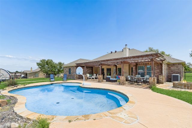 107 Blue Ribbon Trail, Weatherford, TX 76087
