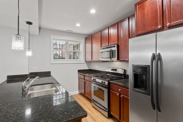 7359 N Ashland Boulevard G, Chicago, IL 60626