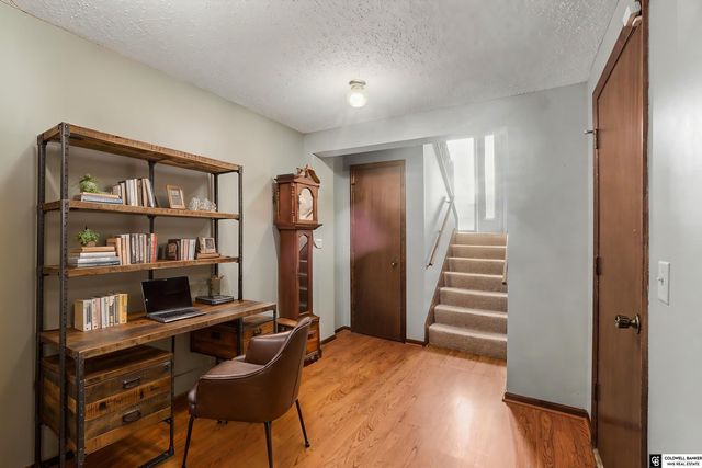 9374 Parker Street, Omaha, NE 68114