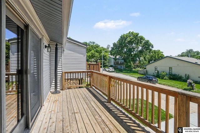 9374 Parker Street, Omaha, NE 68114