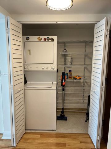 31 SE 5th St 1409, Miami, FL 33131