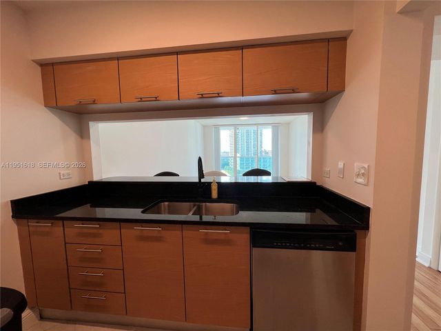 31 SE 5th St 1409, Miami, FL 33131