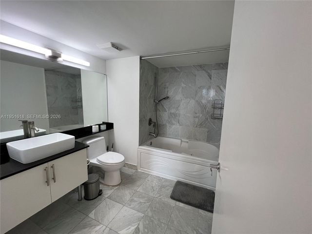 31 SE 5th St 1409, Miami, FL 33131