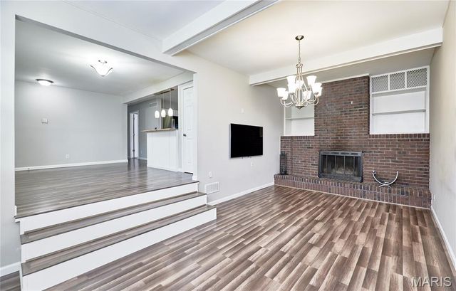 17 Ridgemoor Drive, Fenton, MO 63026