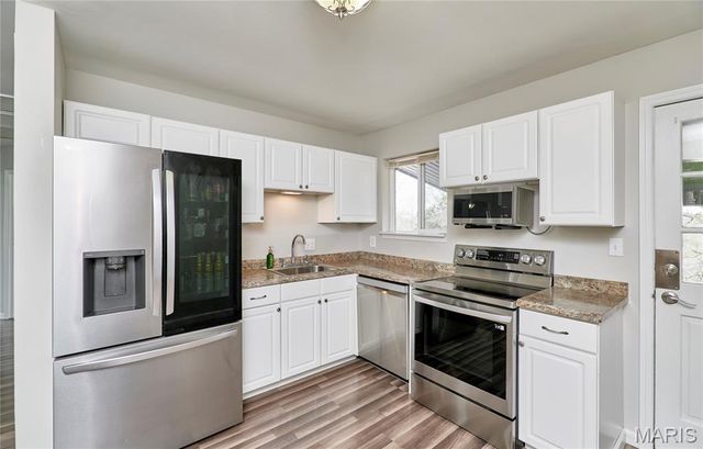 17 Ridgemoor Drive, Fenton, MO 63026