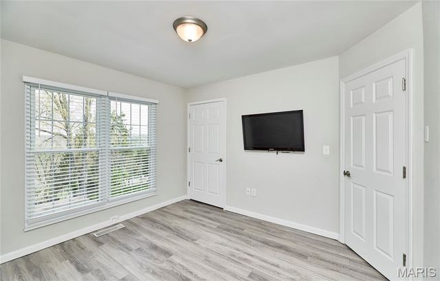 17 Ridgemoor Drive, Fenton, MO 63026