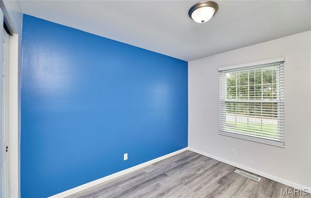 17 Ridgemoor Drive, Fenton, MO 63026