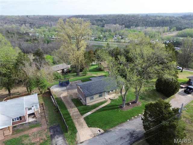 17 Ridgemoor Drive, Fenton, MO 63026