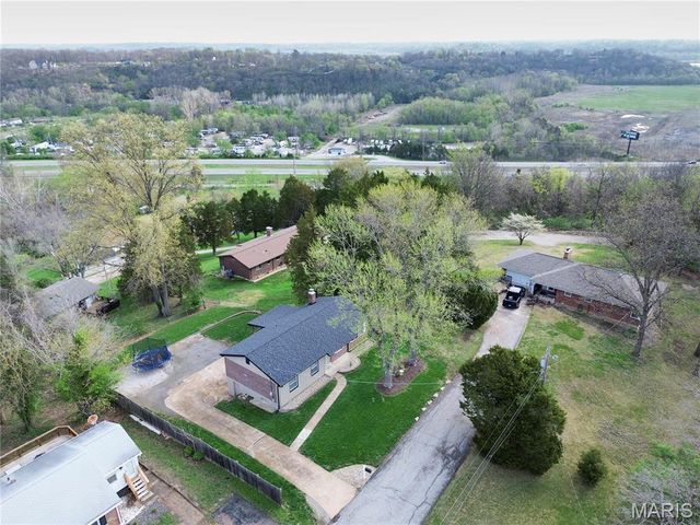 17 Ridgemoor Drive, Fenton, MO 63026
