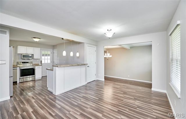 17 Ridgemoor Drive, Fenton, MO 63026