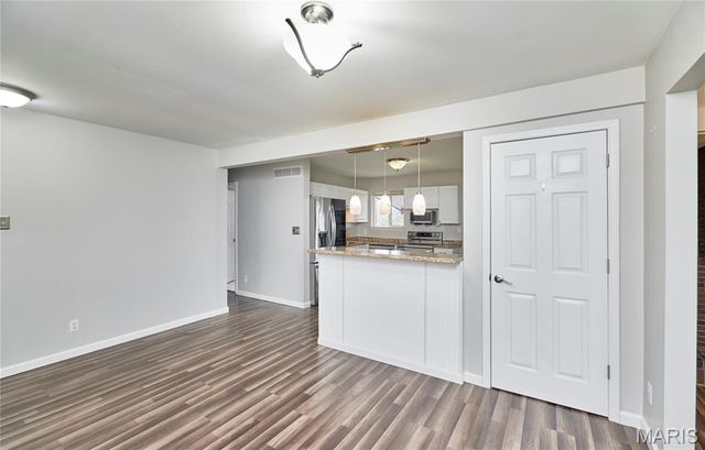 17 Ridgemoor Drive, Fenton, MO 63026