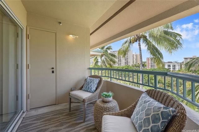 1090 Ala Napunani Street 410, Honolulu, HI 96818
