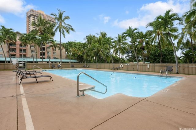 1090 Ala Napunani Street 410, Honolulu, HI 96818
