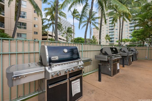 1090 Ala Napunani Street 410, Honolulu, HI 96818