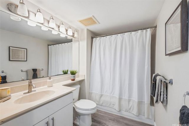 1090 Ala Napunani Street 410, Honolulu, HI 96818