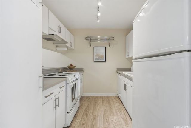 1090 Ala Napunani Street 410, Honolulu, HI 96818