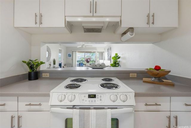 1090 Ala Napunani Street 410, Honolulu, HI 96818