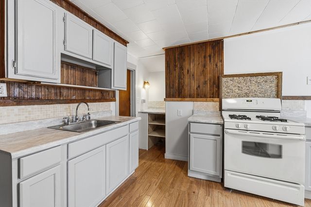 88 Linden St, New Bedford, MA 02740