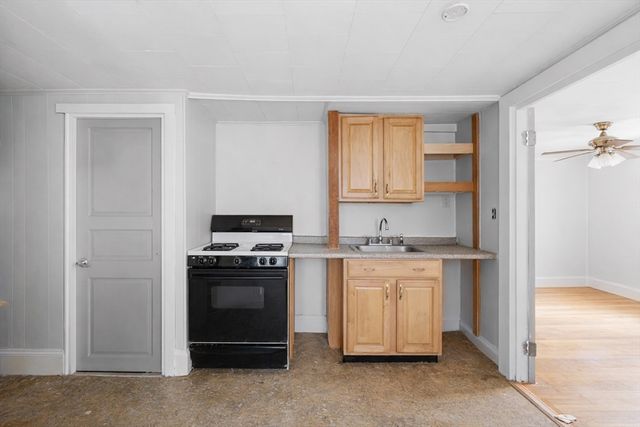 88 Linden St, New Bedford, MA 02740