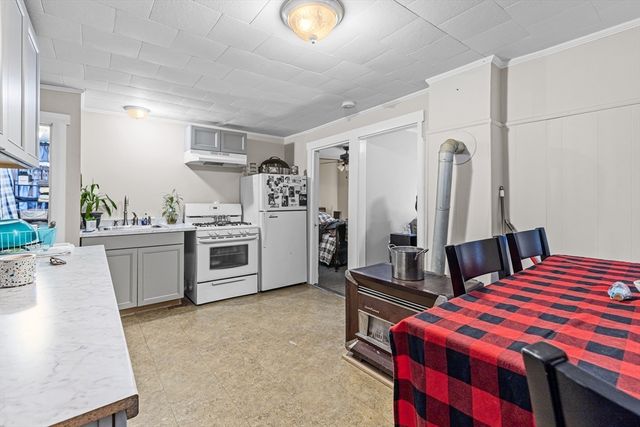 88 Linden St, New Bedford, MA 02740