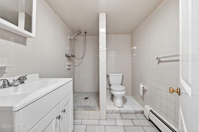 28 WILLOW ST, Bayonne, NJ 07002