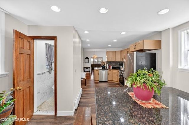 28 WILLOW ST, Bayonne, NJ 07002