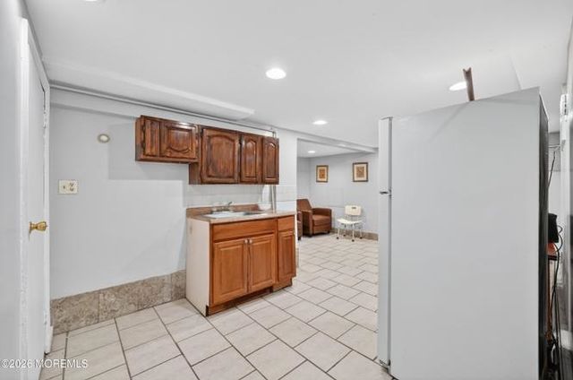 28 WILLOW ST, Bayonne, NJ 07002