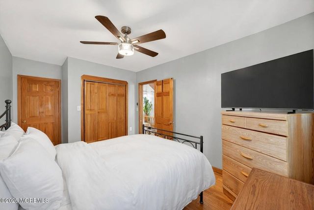28 WILLOW ST, Bayonne, NJ 07002