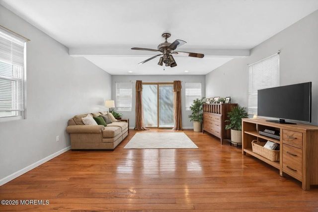 28 WILLOW ST, Bayonne, NJ 07002