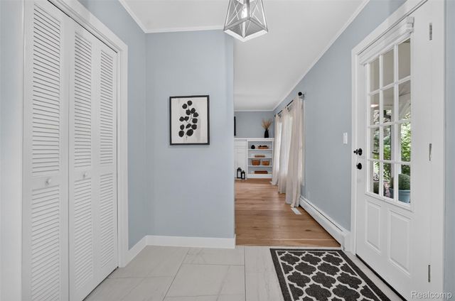 3885 Quarton Road, Bloomfield Charter Township, MI 48302