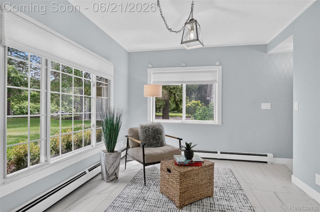 3885 Quarton Road, Bloomfield Charter Township, MI 48302