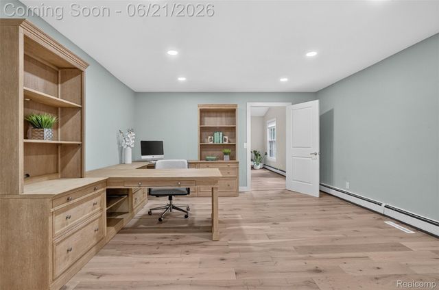 3885 Quarton Road, Bloomfield Charter Township, MI 48302