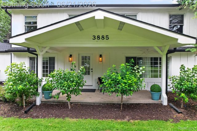 3885 Quarton Road, Bloomfield Charter Township, MI 48302