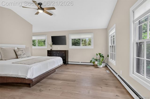 3885 Quarton Road, Bloomfield Charter Township, MI 48302