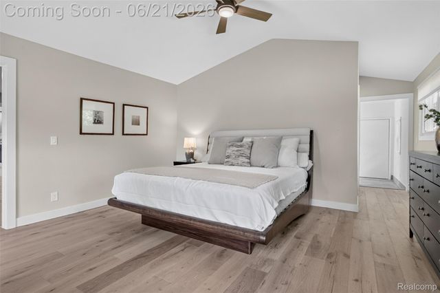 3885 Quarton Road, Bloomfield Charter Township, MI 48302
