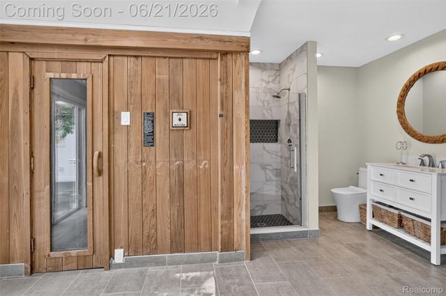 3885 Quarton Road, Bloomfield Charter Township, MI 48302