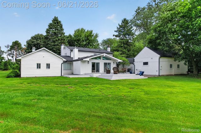 3885 Quarton Road, Bloomfield Charter Township, MI 48302
