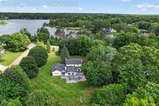 3885 Quarton Road, Bloomfield Charter Township, MI 48302