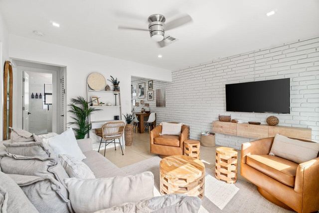 217 NE 11th Street, Delray Beach, FL 33444