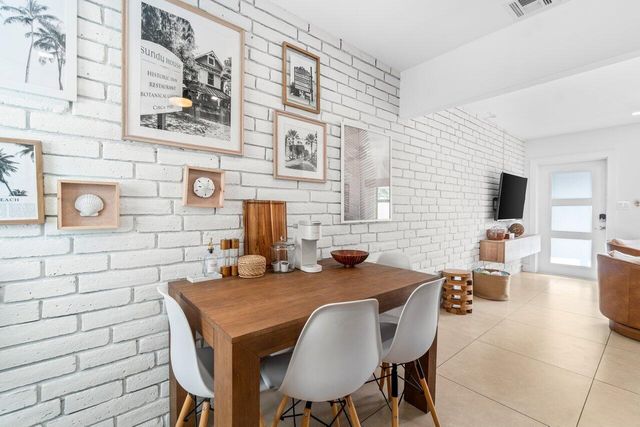 217 NE 11th Street, Delray Beach, FL 33444