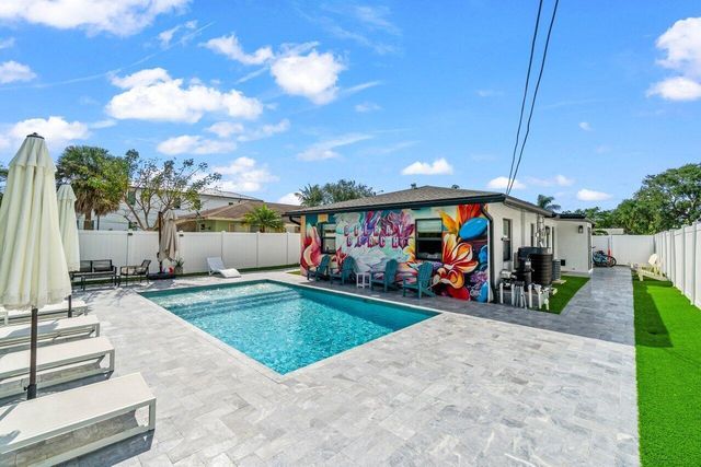 217 NE 11th Street, Delray Beach, FL 33444