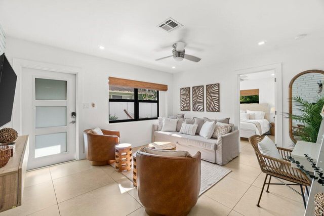 217 NE 11th Street, Delray Beach, FL 33444