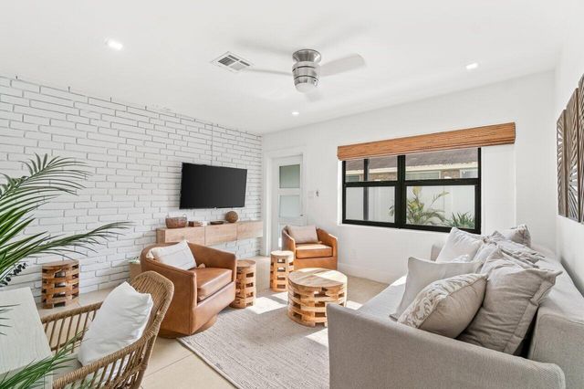 217 NE 11th Street, Delray Beach, FL 33444