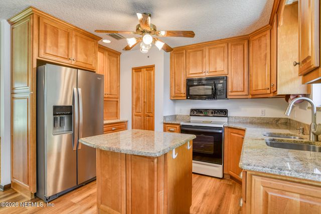 751 N HIGHWAY 17, Palatka, FL 32177