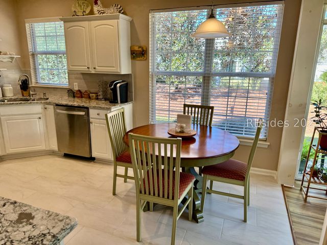 16 Sweetwater Ct, Bluffton, SC 29909