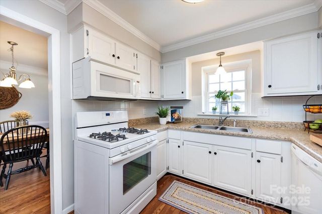 1708 Roxborough Road H, Charlotte, NC 28211