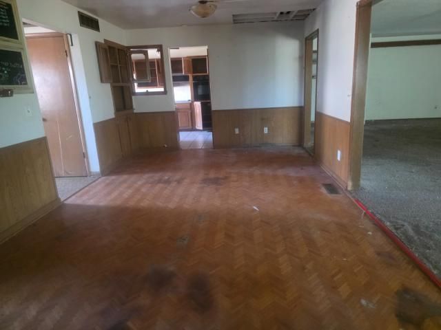 229 Randall Drive, Midwest City, OK 73110